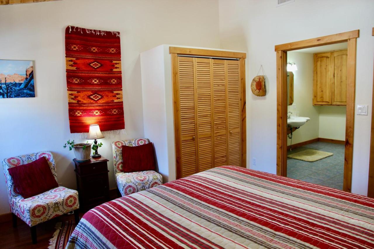 Deluxe Double Room Shower