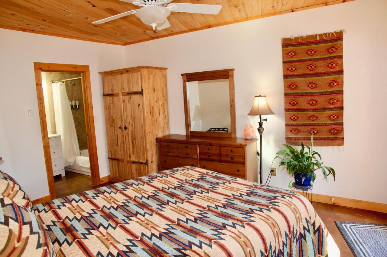 Deluxe Double Room Bath