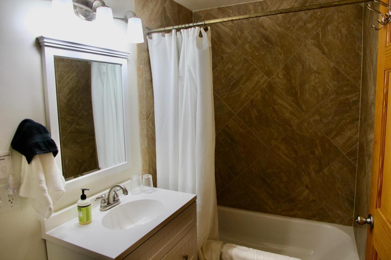 Deluxe Double Room Bath