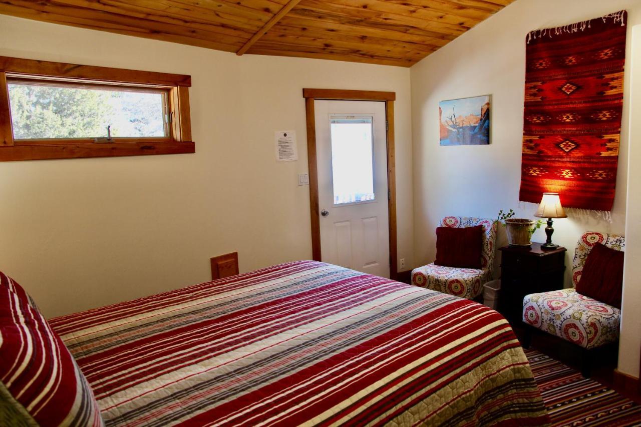 Deluxe Double Room Shower