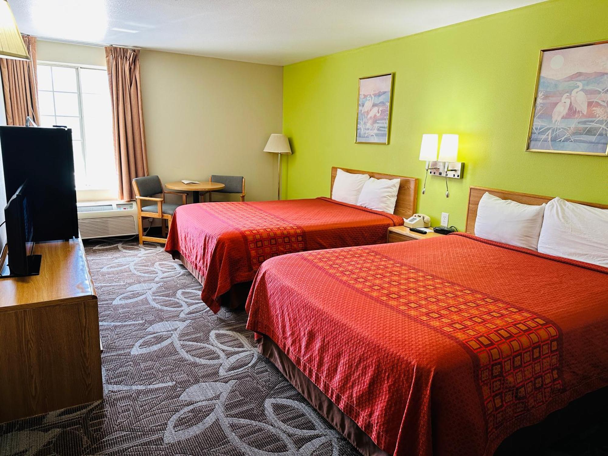 Deluxe Queen Room