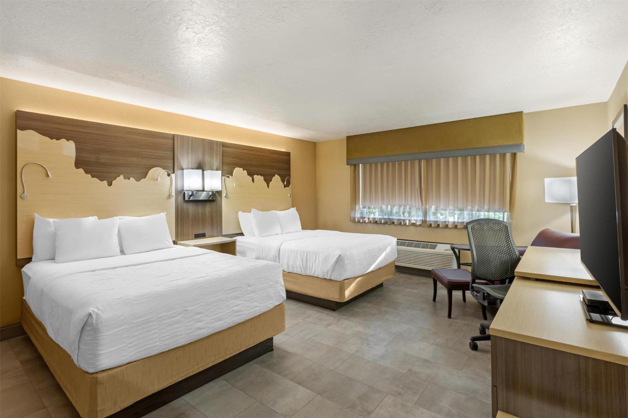 Queen Room with Two Queen Beds - Non-Smoking,1742723973:JPEG