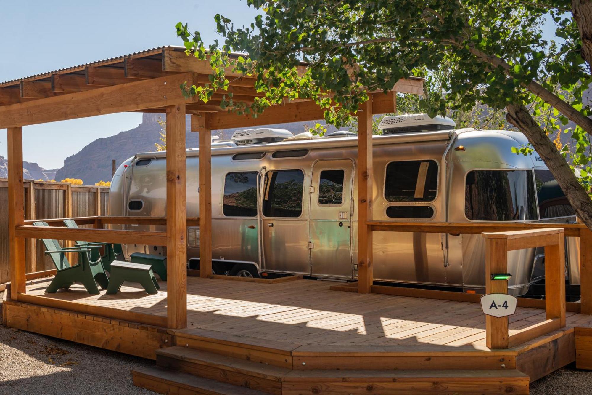 Airstream Rental w or Short Queen Full Small Twin