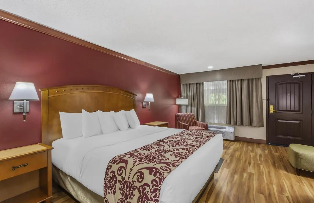 Best Western Plus Greenwell Inn-1