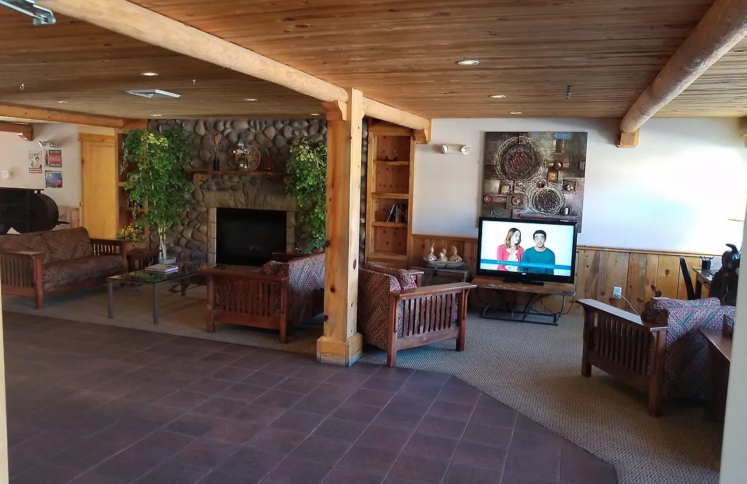 River Canyon Lodge-1