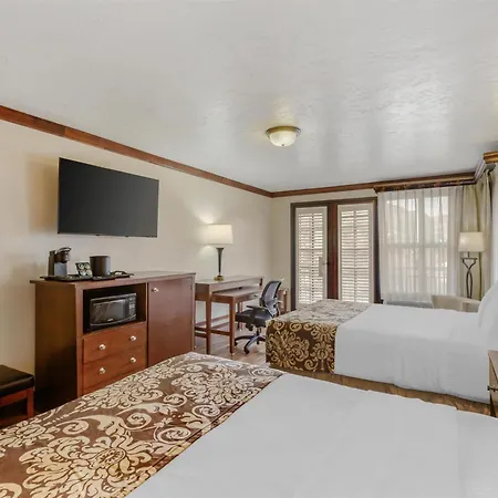 Best Western Plus Greenwell Inn-3